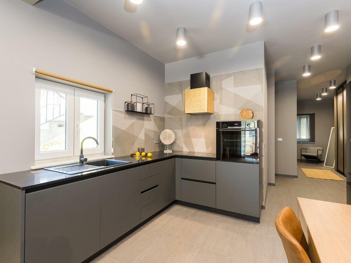 Magnolia - Modern Apartment Near City Center And Sea 波雷奇 外观 照片